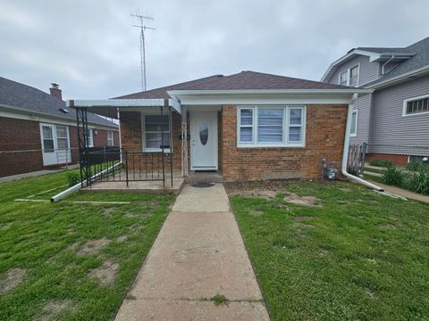 Photo of 2032 Howe St, Racine, WI 53403 (MLS # 1963626)