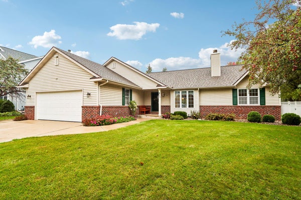 462 DEERWOOD CT, GRAFTON, WI 53024 - Image 3b6876cd65fd59ec3e21734b378e79bc/270249635