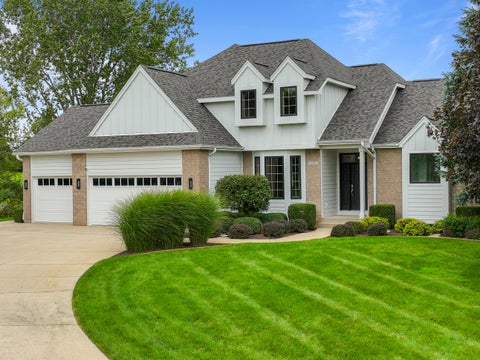 Photo of 1570 Fairway Ct, Geneva, WI 53147 (MLS # 1980885)