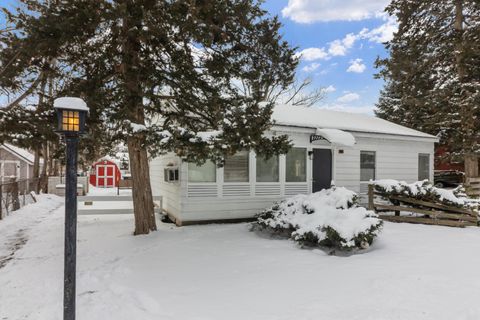 Photo of 742 Sheridan Springs Rd, Lake Geneva, WI 53147 (MLS # 1948144)