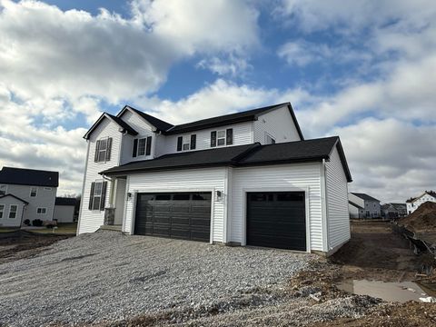 Photo of 1372 MacGregor Rd, Oconomowoc, WI 53066 (MLS # 1946902)