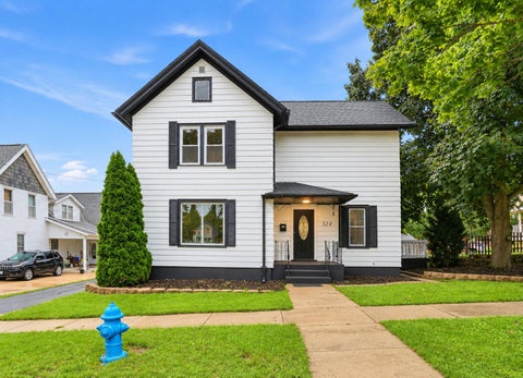 Photo of 324 Conkey St, Burlington, WI 53105 (MLS # 1979555)