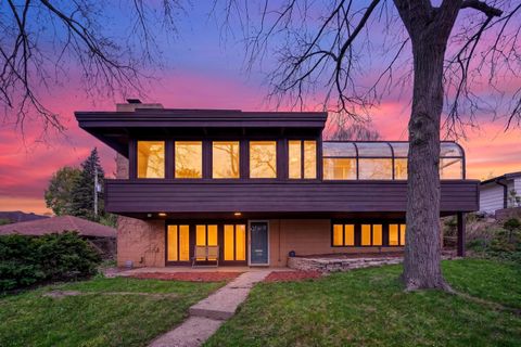 Photo of 316 Oxford Rd, Waukesha, WI 53186 (MLS # 1962322)