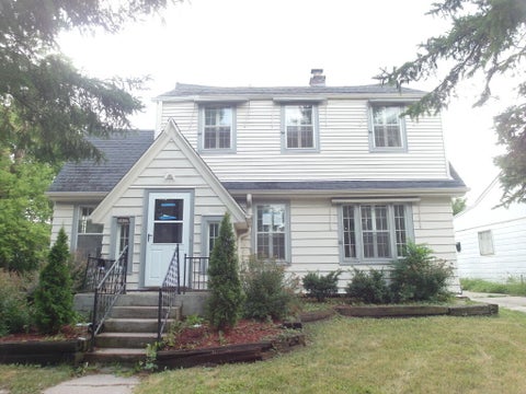 Photo of 5839 N 35th St, Milwaukee, WI 53209 (MLS # 1974729)