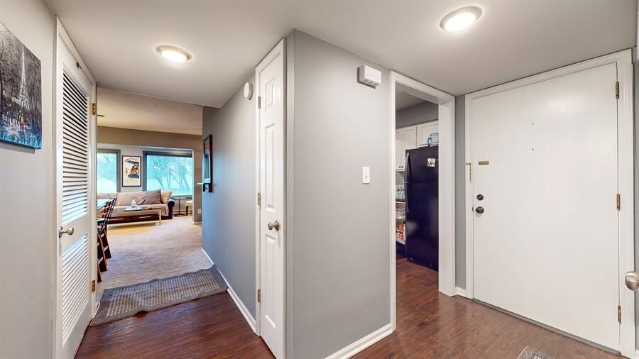 Fontana, Wisconsin 53125, United States, 2 Bedrooms Bedrooms, ,2 BathroomsBathrooms,Residential,Active,91494