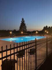 Fontana, Wisconsin 53125, United States, 2 Bedrooms Bedrooms, ,2 BathroomsBathrooms,Residential,Active,91494