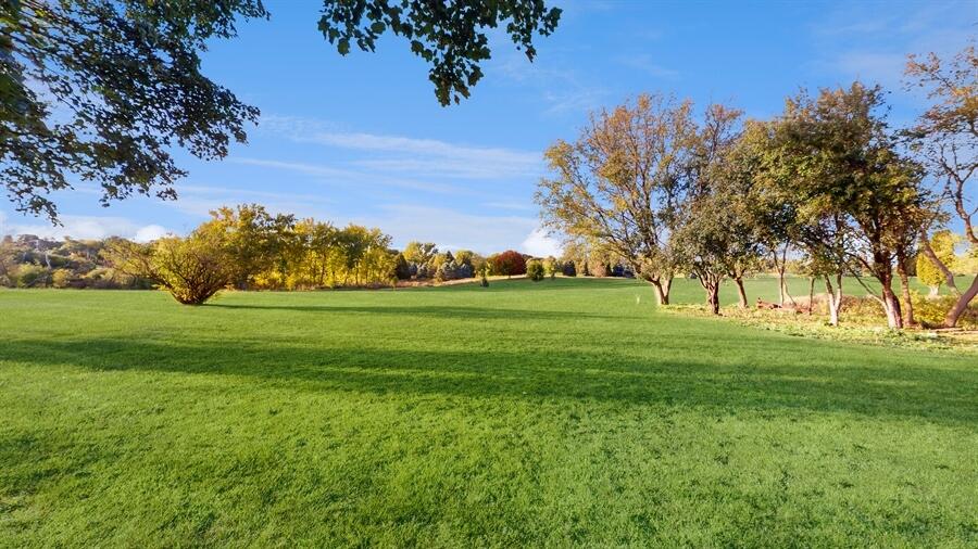 Fontana, Wisconsin 53125, United States, 2 Bedrooms Bedrooms, ,2 BathroomsBathrooms,Residential,Active,91494