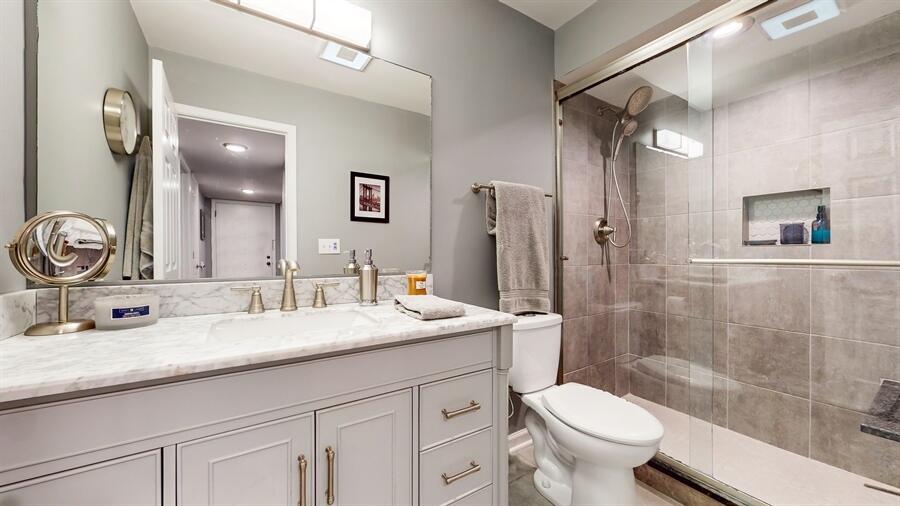 Fontana, Wisconsin 53125, United States, 2 Bedrooms Bedrooms, ,2 BathroomsBathrooms,Residential,Active,91494