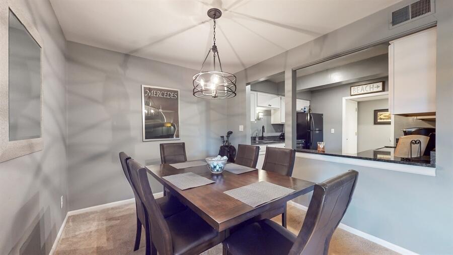 Fontana, Wisconsin 53125, United States, 2 Bedrooms Bedrooms, ,2 BathroomsBathrooms,Residential,Active,91494