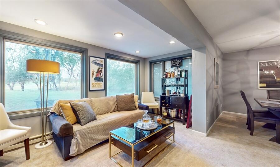 Fontana, Wisconsin 53125, United States, 2 Bedrooms Bedrooms, ,2 BathroomsBathrooms,Residential,Active,91494