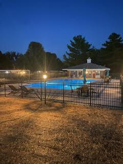 Fontana, Wisconsin 53125, United States, 2 Bedrooms Bedrooms, ,2 BathroomsBathrooms,Residential,Active,91494