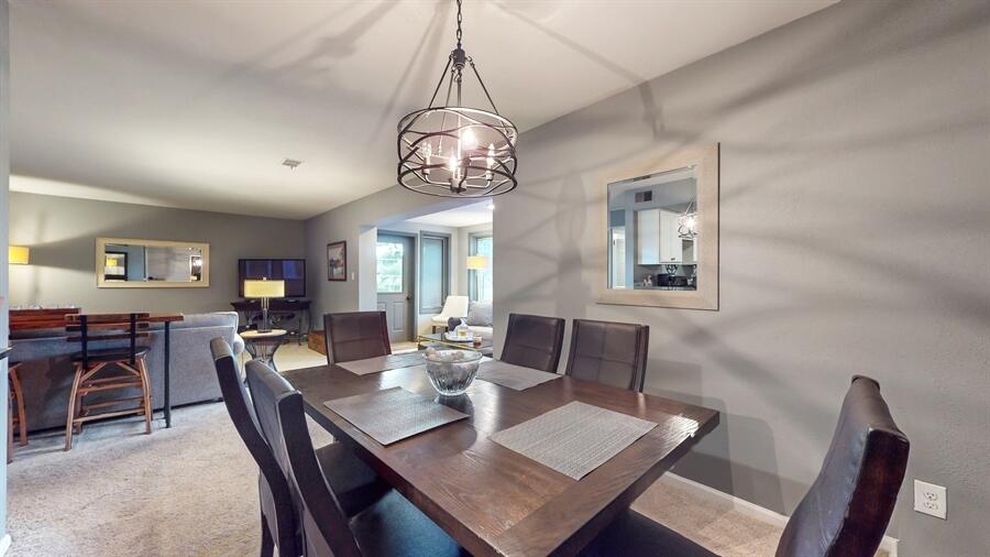 Fontana, Wisconsin 53125, United States, 2 Bedrooms Bedrooms, ,2 BathroomsBathrooms,Residential,Active,91494