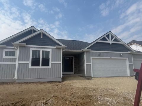 Photo of 1313 Peony Pl, Fort Atkinson, WI 53538 (MLS # 1947027)