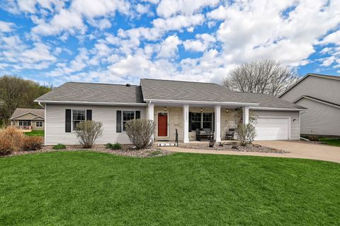Photo of 1907 Evenson Dr, Onalaska, WI 54650 (MLS # 1961092)