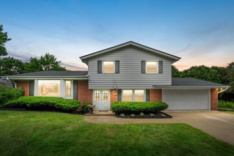 Photo of 12130 W Chambers St, Wauwatosa, WI 53222 (MLS # 1970251)