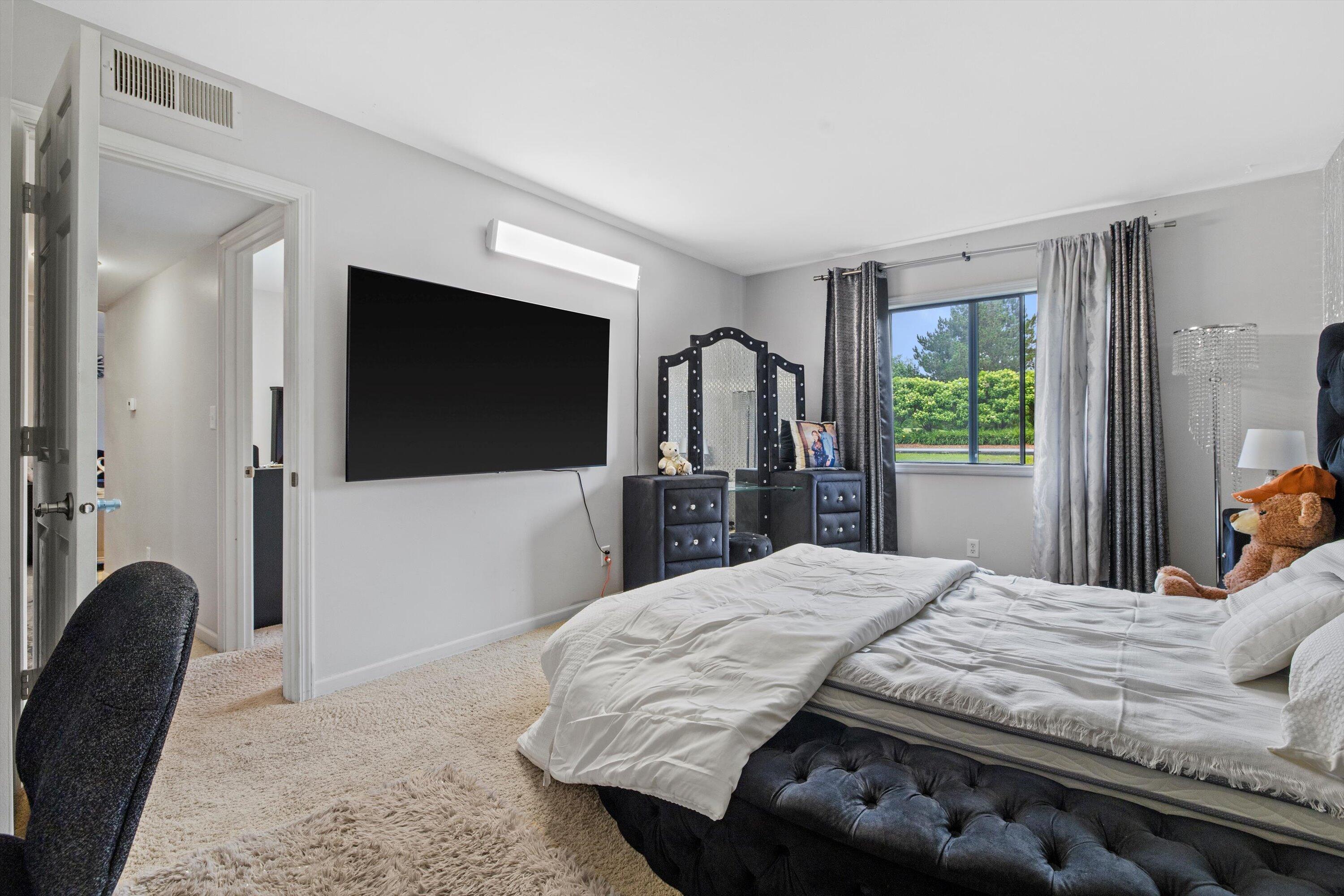 Franklin, Wisconsin 53132, United States, 2 Bedrooms Bedrooms, ,2 BathroomsBathrooms,Residential,Active,176623