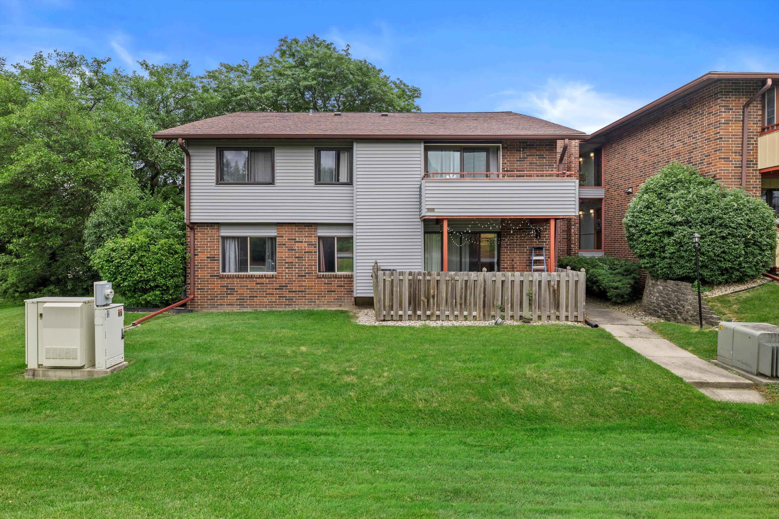 Franklin, Wisconsin 53132, United States, 2 Bedrooms Bedrooms, ,2 BathroomsBathrooms,Residential,Active,176623