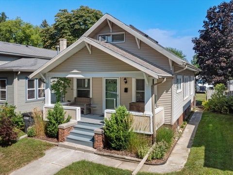 Photo of 1725 N 4th St, Sheboygan, WI 53081 (MLS # 1979374)