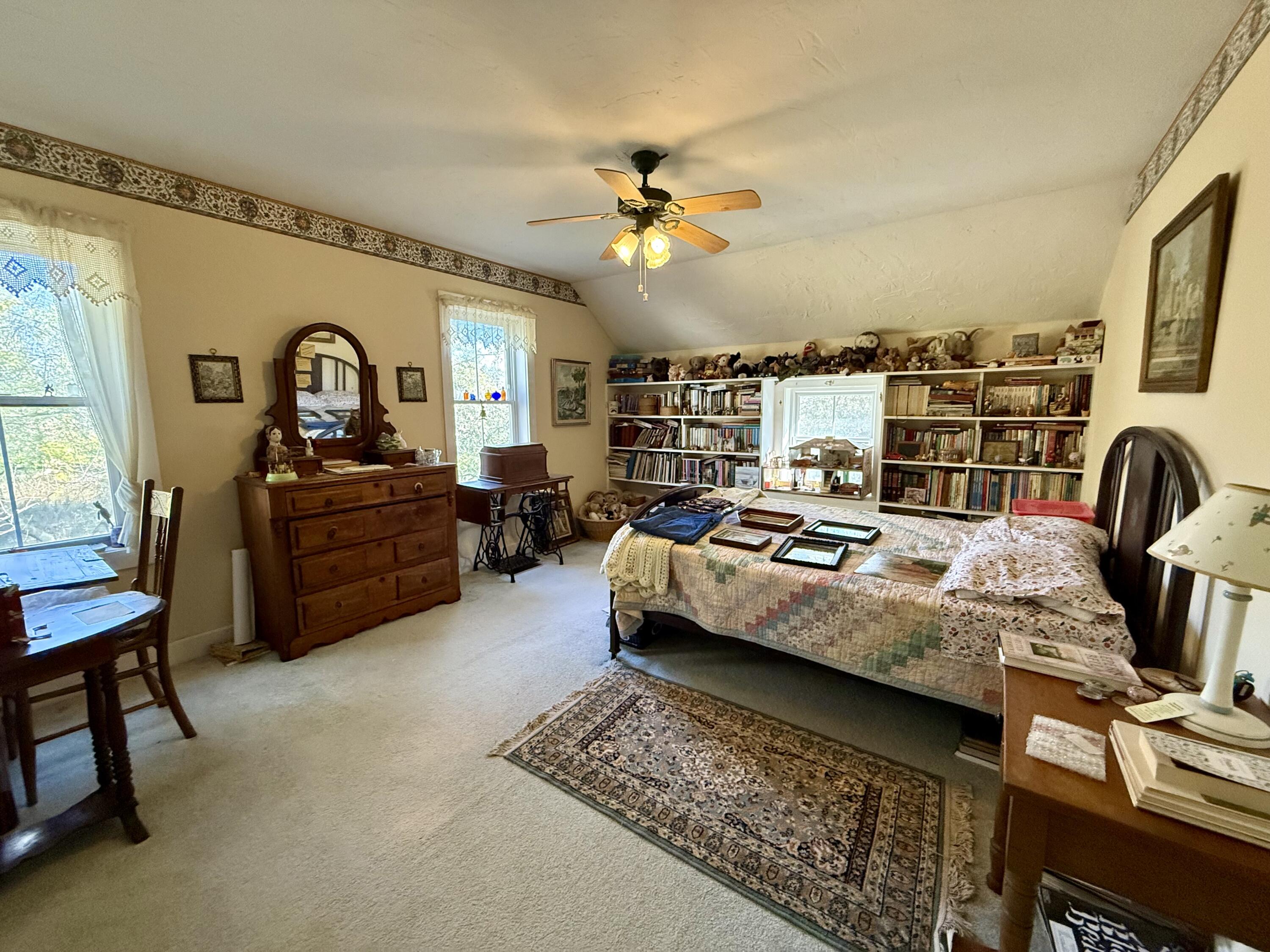 Farmington, Wisconsin 53090, United States, 5 Bedrooms Bedrooms, ,3 BathroomsBathrooms,Residential,Active,235036