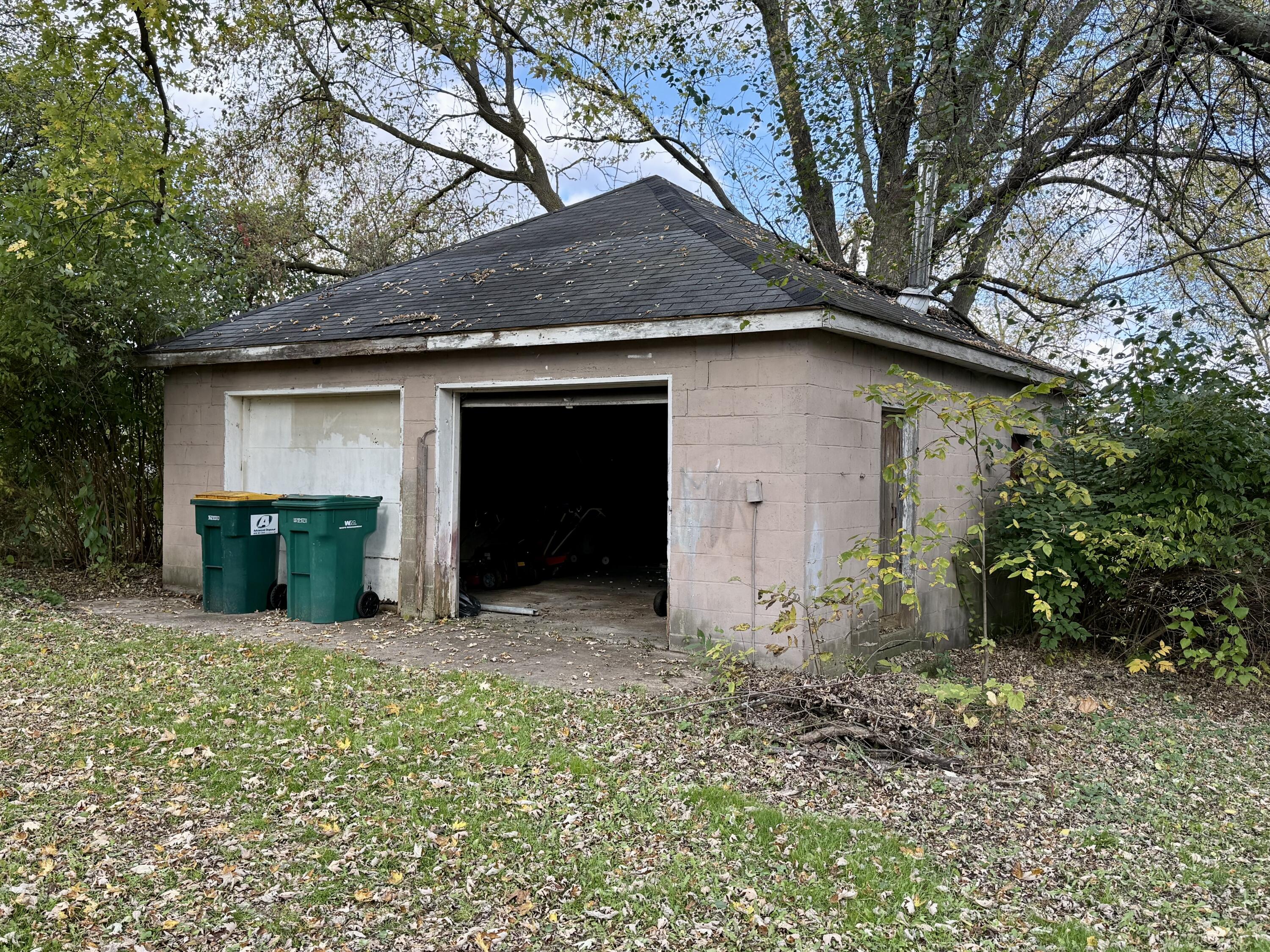 Farmington, Wisconsin 53090, United States, 5 Bedrooms Bedrooms, ,3 BathroomsBathrooms,Residential,Active,235036