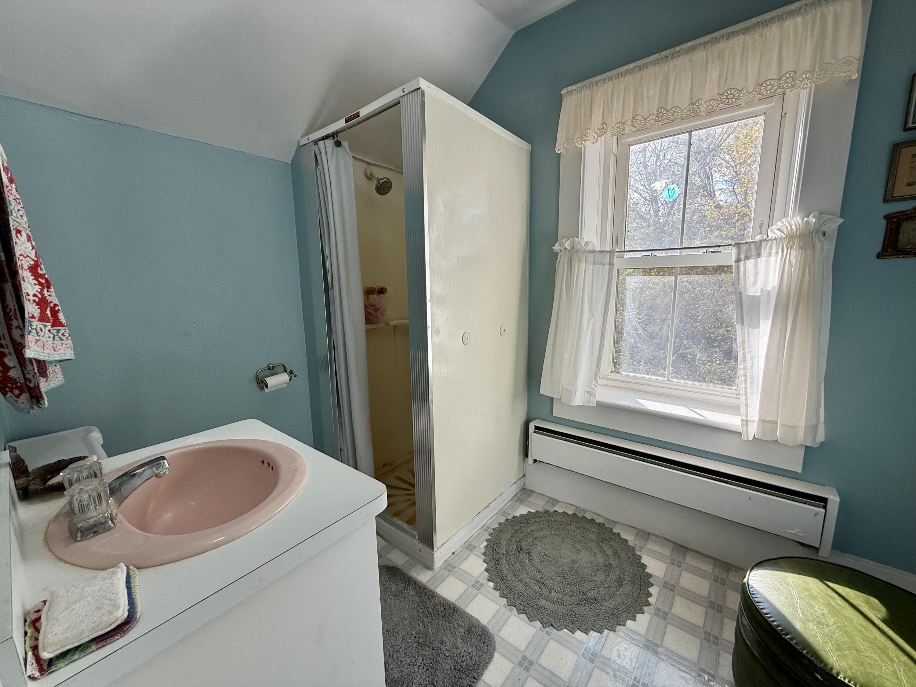 Farmington, Wisconsin 53090, United States, 5 Bedrooms Bedrooms, ,3 BathroomsBathrooms,Residential,Active,235036