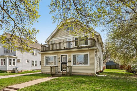 Photo of 1739 W Custer Ave, Milwaukee, WI 53209 (MLS # 1959661)