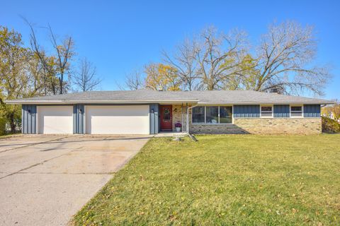 Photo of 1211 15th Ave, Grafton, WI 53024 (MLS # 1941737)