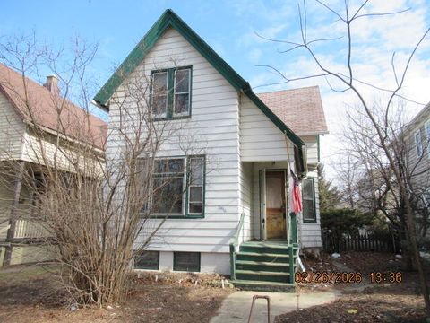 Photo of 2556 N Humboldt Blvd, Milwaukee, WI 53212 (MLS # 1952599)