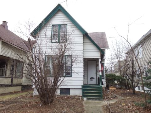 Photo of 2556 N Humboldt Blvd, Milwaukee, WI 53212 (MLS # 1952599)