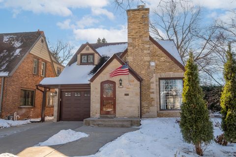 Photo of 6321 W McKinley Ave, Wauwatosa, WI 53213 (MLS # 1949053)