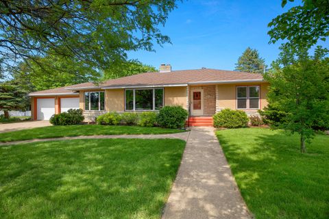 2201 Coulee Dr, La Crosse, WI 54601 - MLS#: 1908772