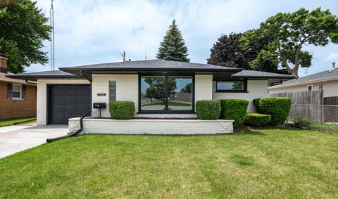 Photo of 7916 22nd Ave, Kenosha, WI 53143 (MLS # 1969635)