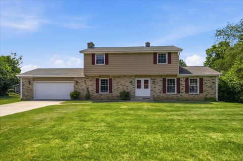 Photo of 1705 16th Ave, Grafton, WI 53204 (MLS # 1971514)