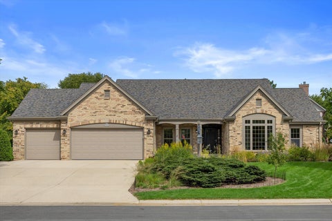 Photo of N74W16142 Stonewood Dr, Menomonee Falls, WI 53051 (MLS # 1980995)