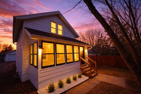 Photo of 120 4th St, Waukesha, WI 53188 (MLS # 1955411)