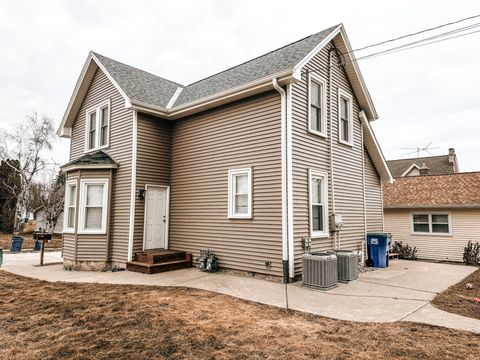 Photo of 123 E Cleveland St, Port Washington, WI 53074 (MLS # 1953281)