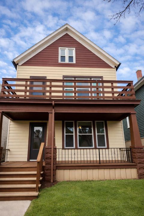 Photo of 2415 S 9th St, Milwaukee, WI 53215 (MLS # 1953345)