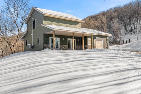 Photo of 30710 Oakland Rd, Portland, WI 54619 (MLS # 1952348)