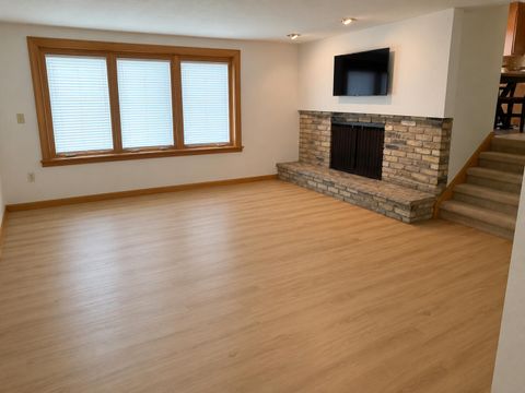 Photo of W154N8105 Elm Ln, Menomonee Falls, WI 53051 (MLS # 1972524)