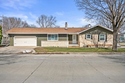 Photo of 837 S 121st St, West Allis, WI 53214 (MLS # 1954442)
