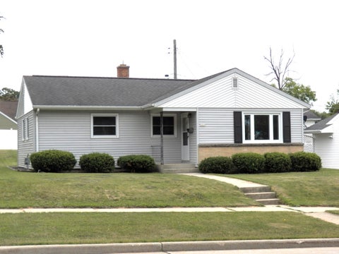 Photo of 3609 Meadow Ln, Manitowoc, WI 54220 (MLS # 1969271)