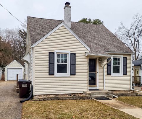 Photo of 424 Robert St, Fort Atkinson, WI 53538 (MLS # 1953013)