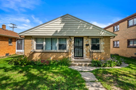 Photo of 5168 N 68th St, Milwaukee, WI 53218 (MLS # 1980362)