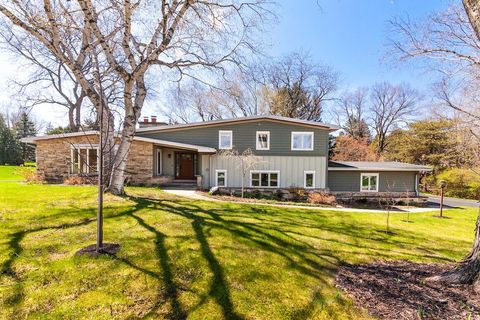 Photo of W154N8067 Elm Ln, Menomonee Falls, WI 53051 (MLS # 1959400)