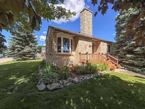 Photo of 833 S 119th St, West Allis, WI 53214 (MLS # 1968769)
