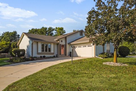 Photo of N77W15736 Crossway Dr, Menomonee Falls, WI 53051 (MLS # 1935872)