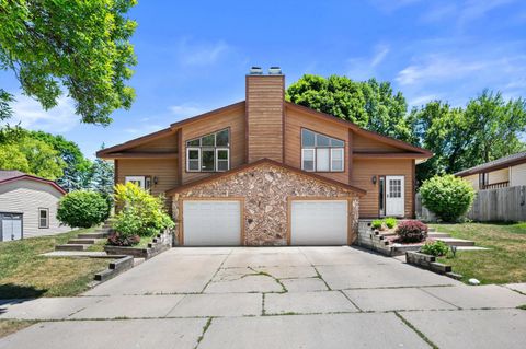 Photo of 213 S Grandview Blvd, Waukesha, WI 53188 (MLS # 1965761)