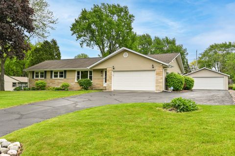 Photo of N51W16225 Fair Oak Pkwy, Menomonee Falls, WI 53051 (MLS # 1963306)