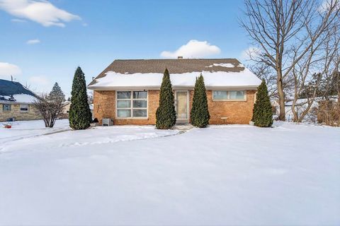 Photo of 5137 N 66th St, Milwaukee, WI 53218 (MLS # 1949203)