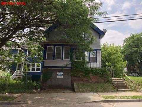 Photo of 209 E Chambers St, Milwaukee, WI 53212 (MLS # 1976373)